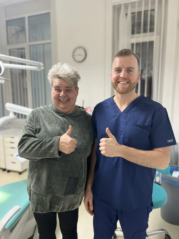 Elégedett páciens Dr. Kiss Péterrel